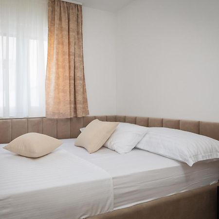 Apartments Villa Maracella Marina Εξωτερικό φωτογραφία
